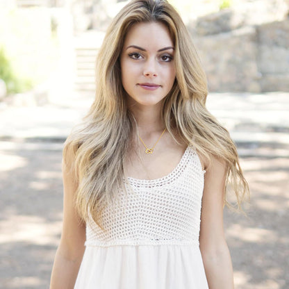 Collier rotatif à double cœur gravé, à pendentif réversible, avec boîte cadeau